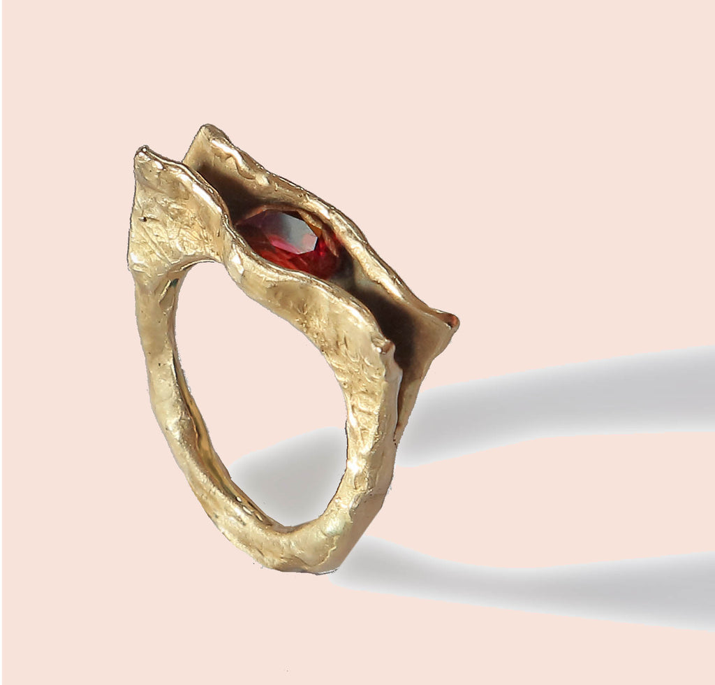 Anello bocca di rosa