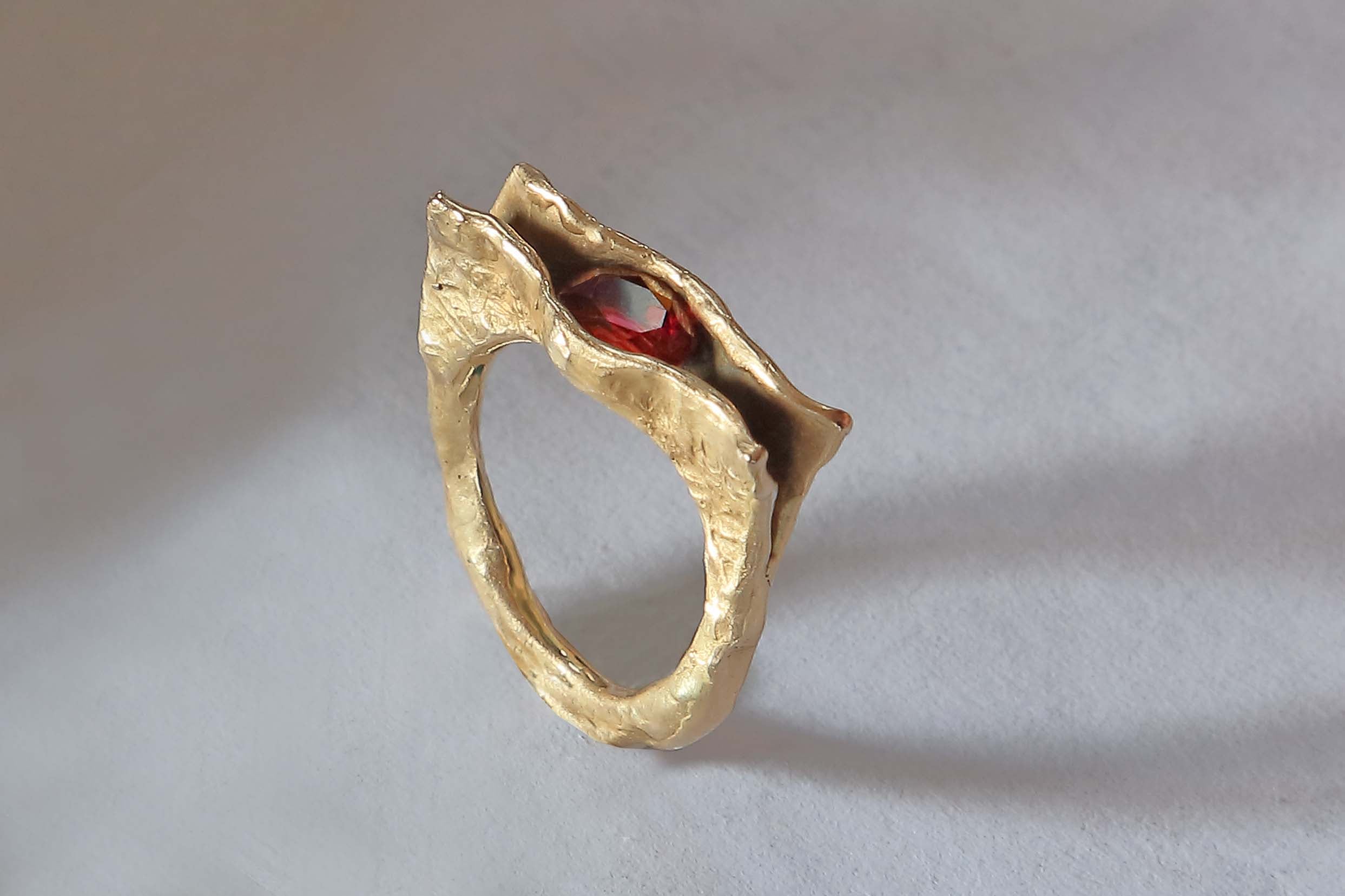 Anello bocca di rosa