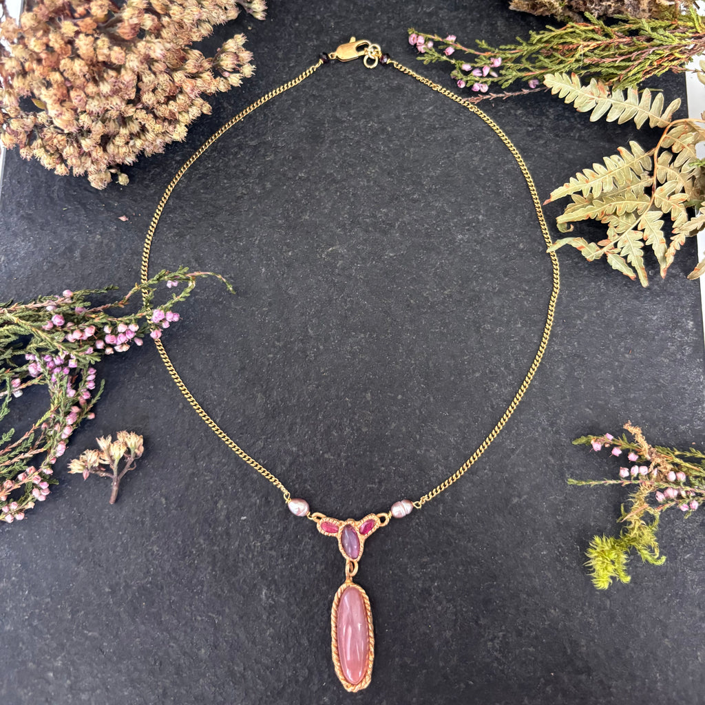 Collana Calcedoni