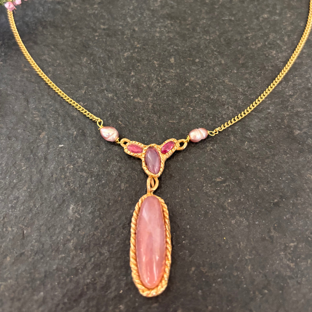 Collana Calcedoni