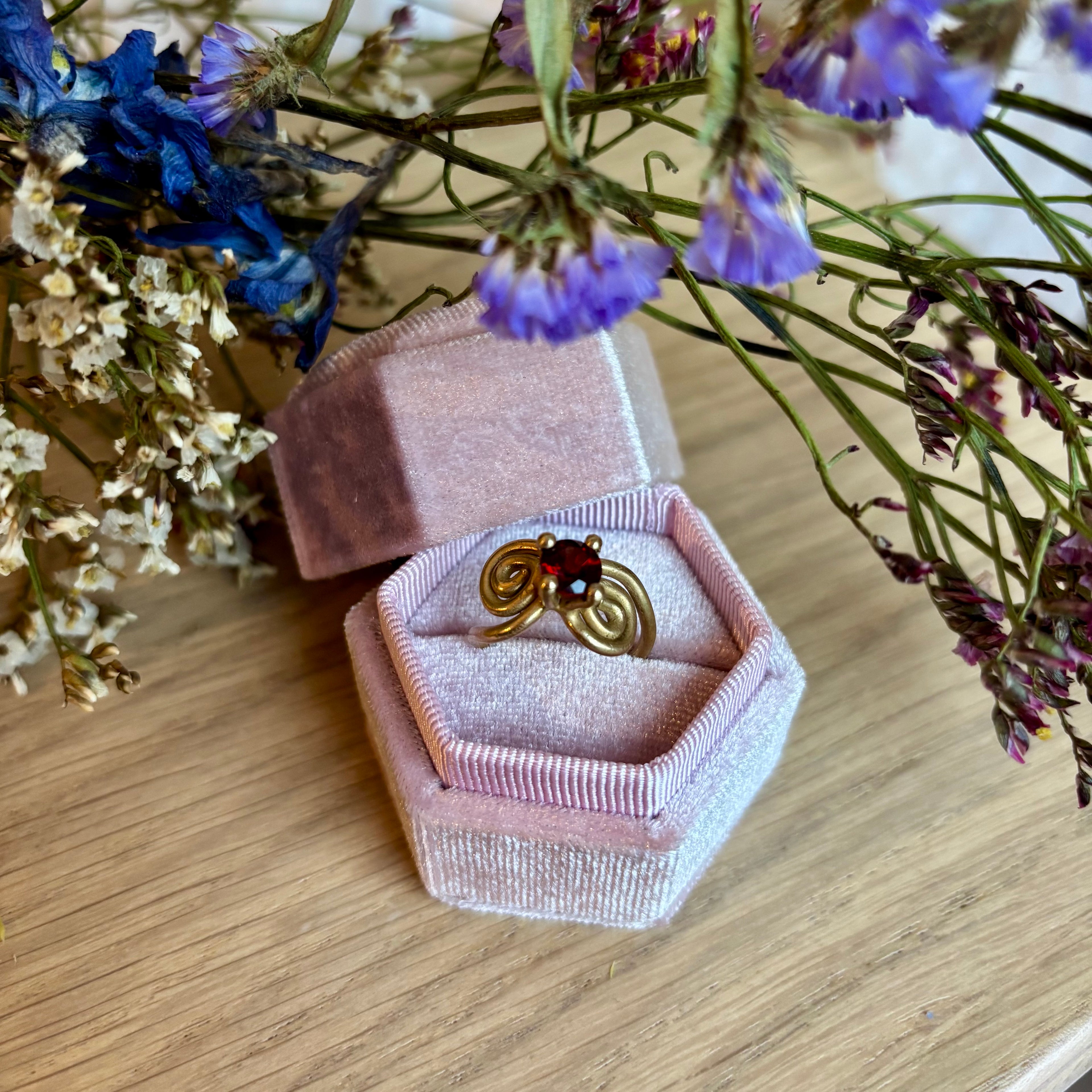 Anello spirali Granato