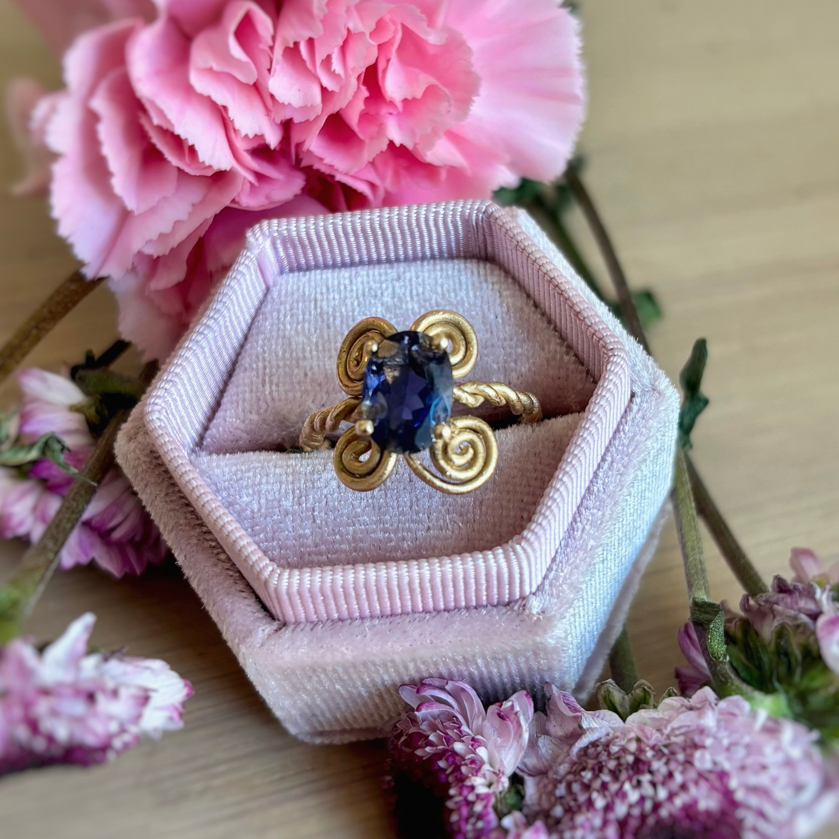 Anello Iolite Ovale