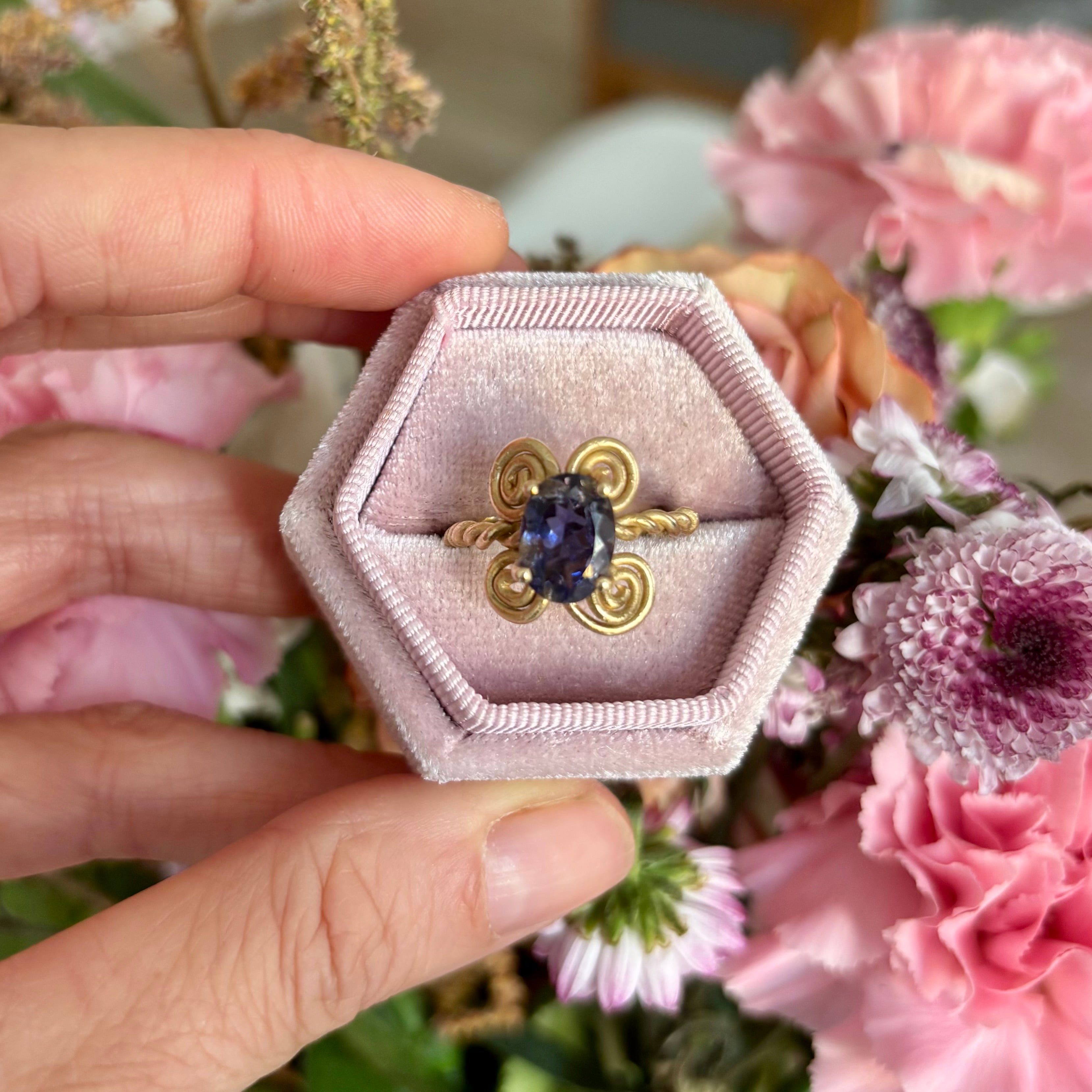 Anello Iolite Ovale